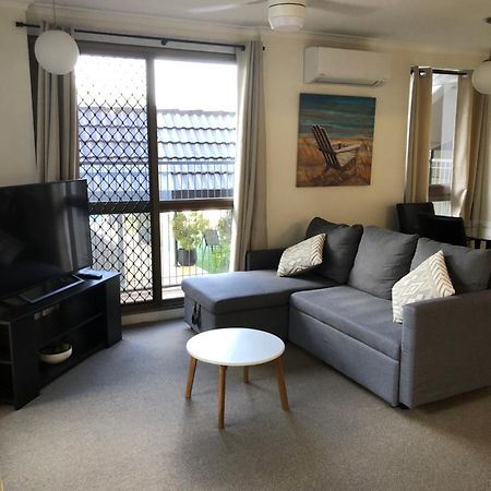 Coral Towers Holiday Suites Cairns Exteriör bild