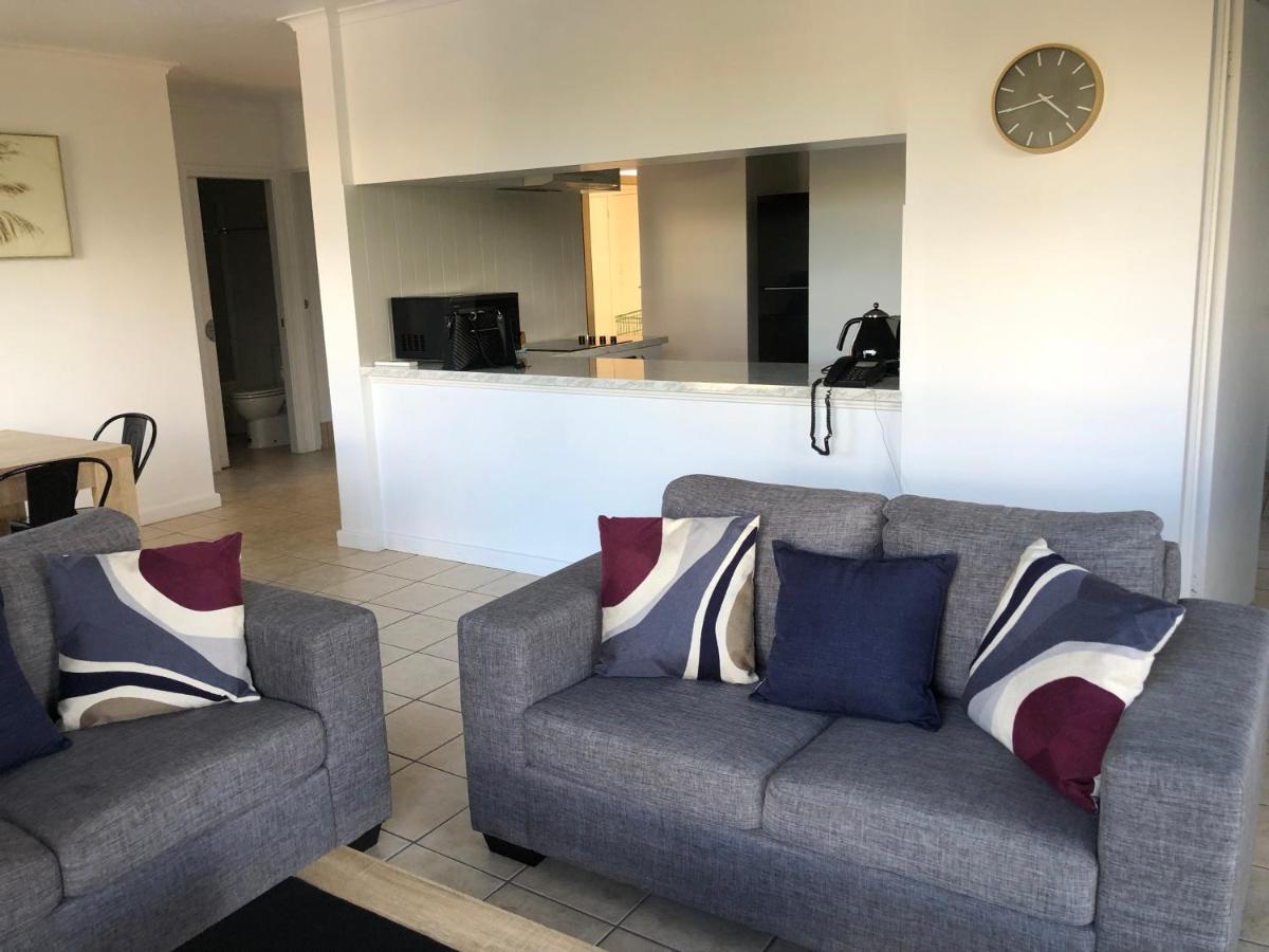 Coral Towers Holiday Suites Cairns Exteriör bild