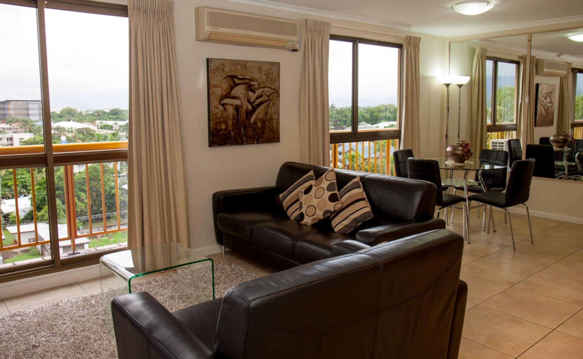 Coral Towers Holiday Suites Cairns Exteriör bild