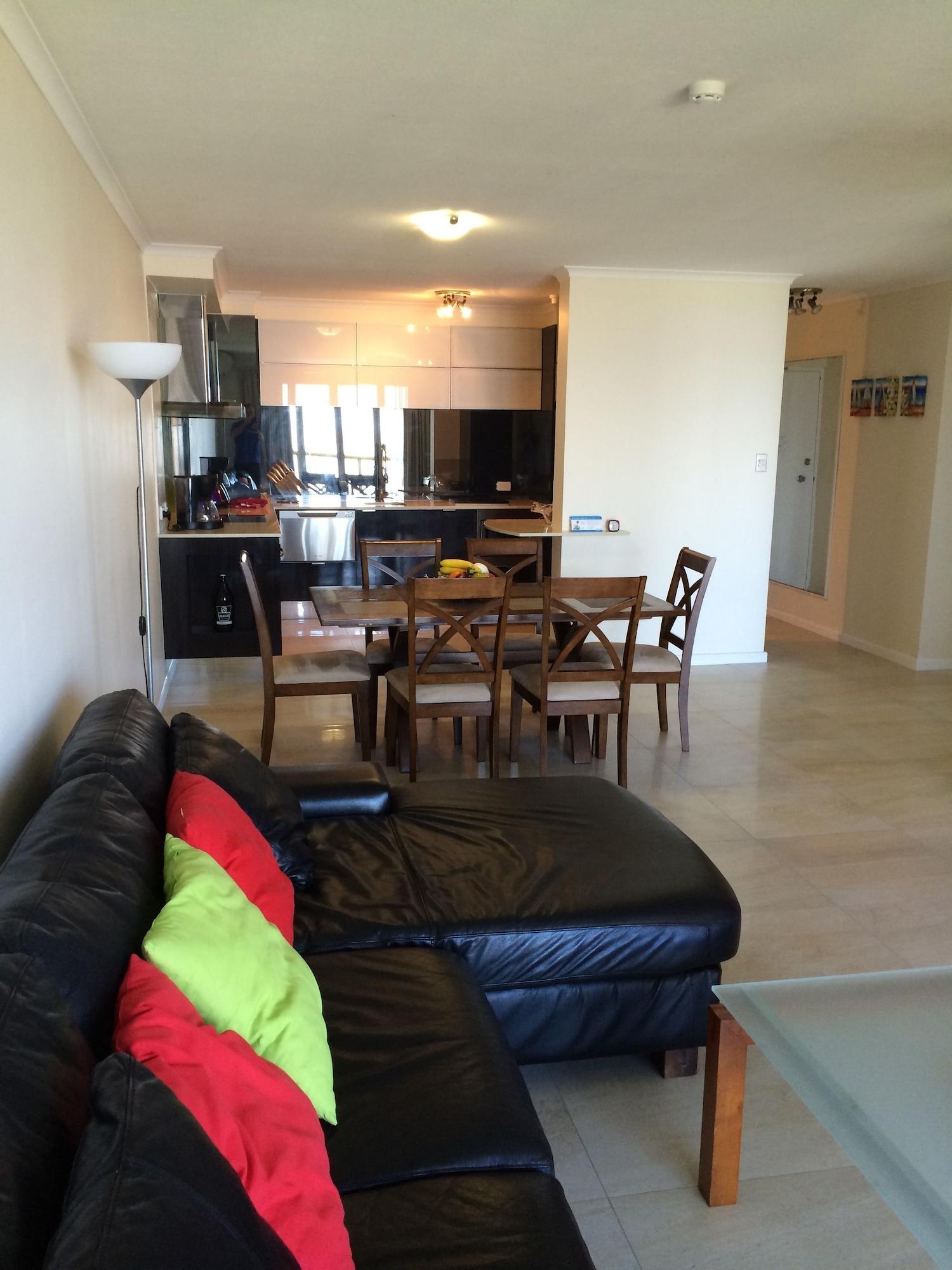 Coral Towers Holiday Suites Cairns Exteriör bild