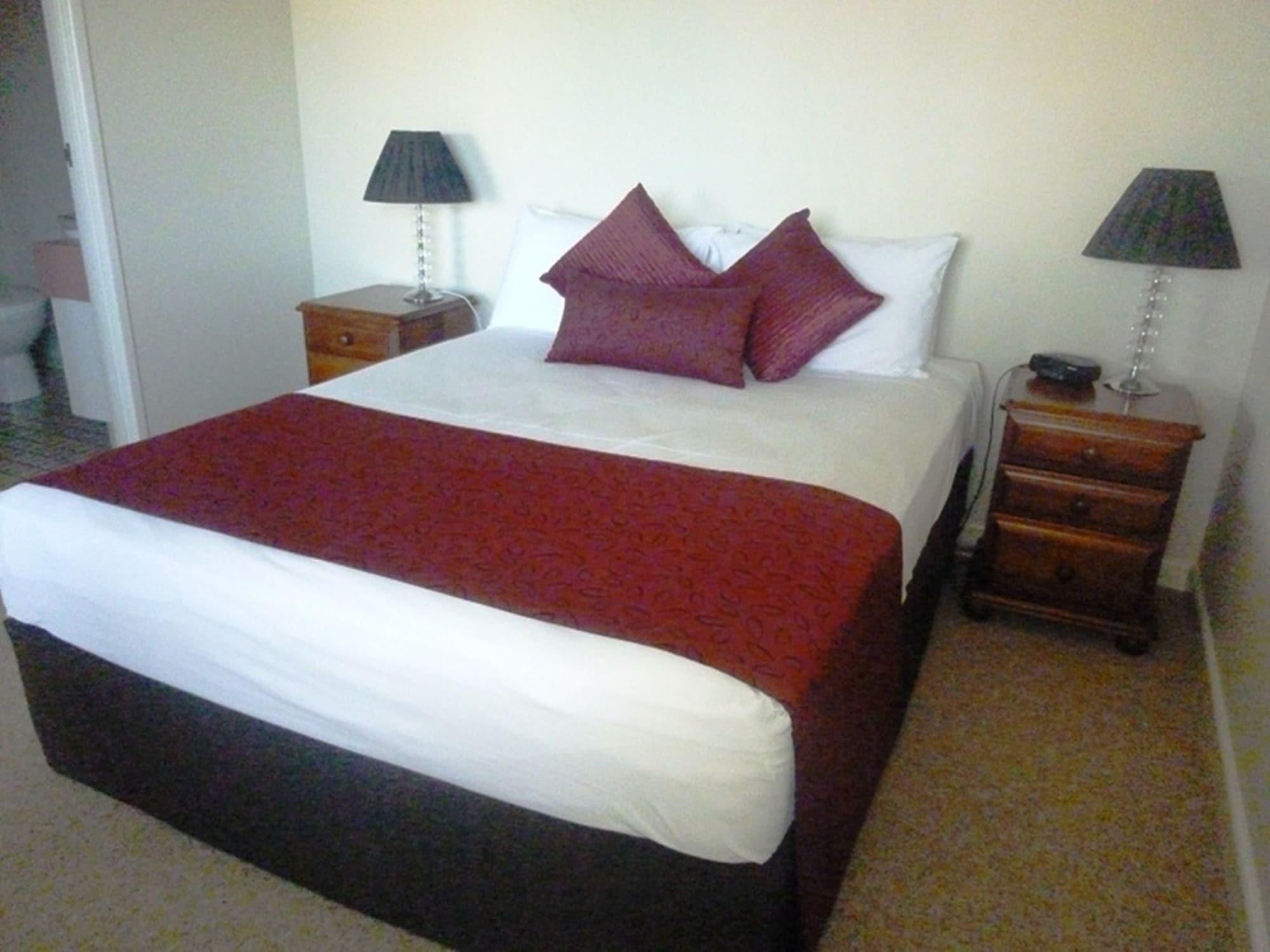 Coral Towers Holiday Suites Cairns Exteriör bild