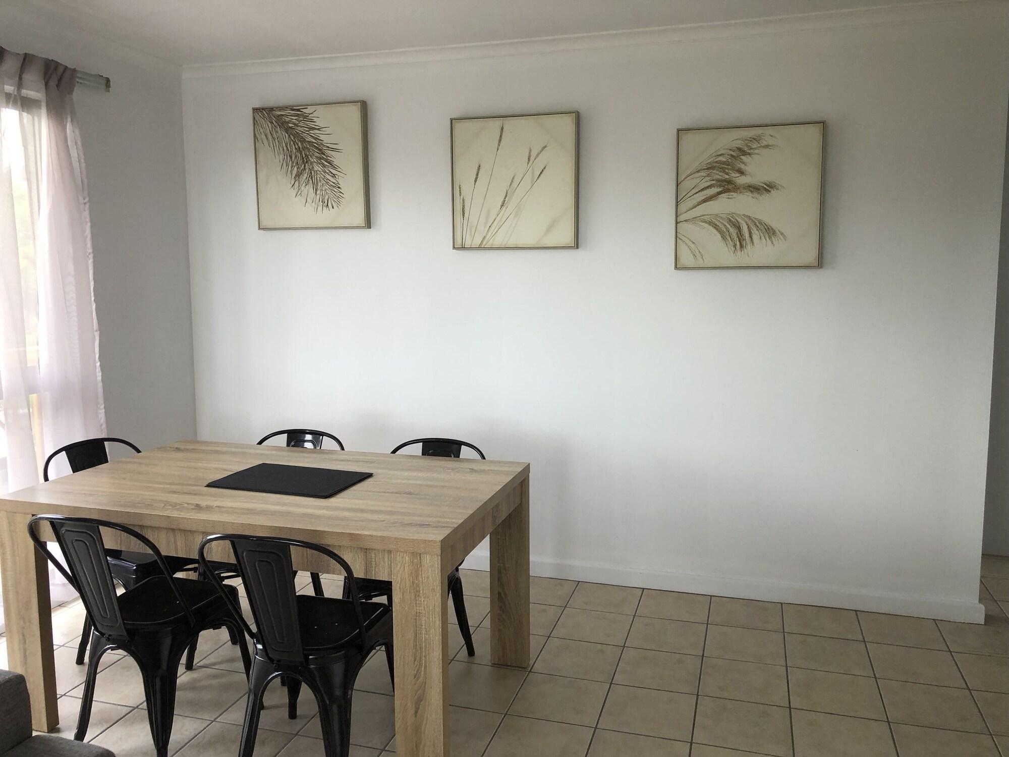Coral Towers Holiday Suites Cairns Exteriör bild