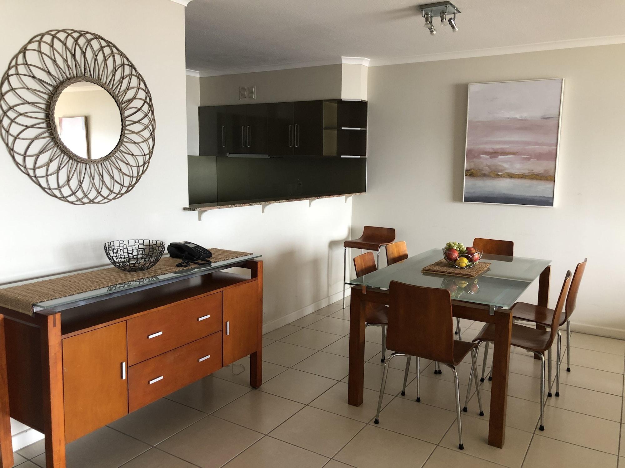 Coral Towers Holiday Suites Cairns Exteriör bild
