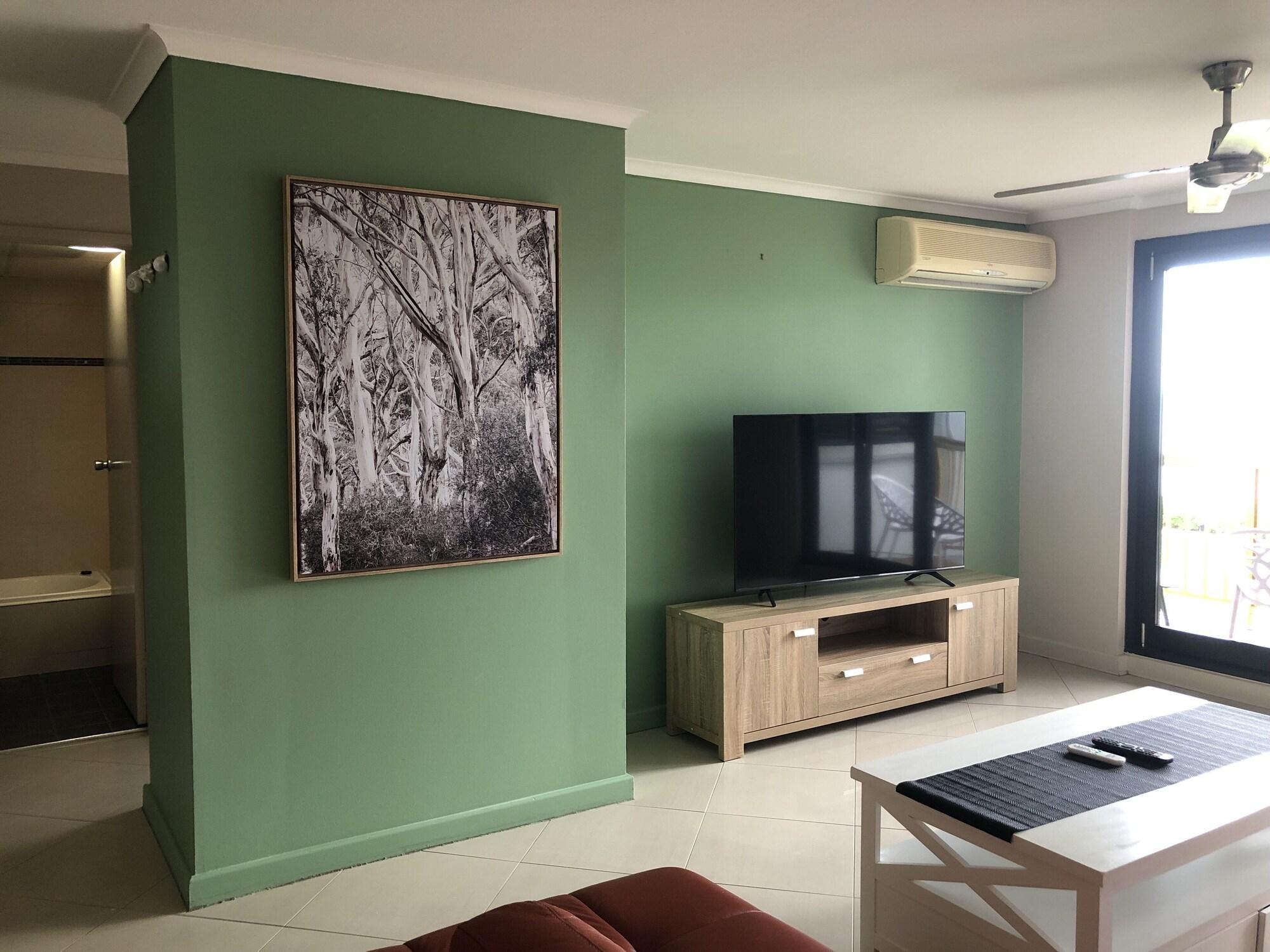 Coral Towers Holiday Suites Cairns Exteriör bild