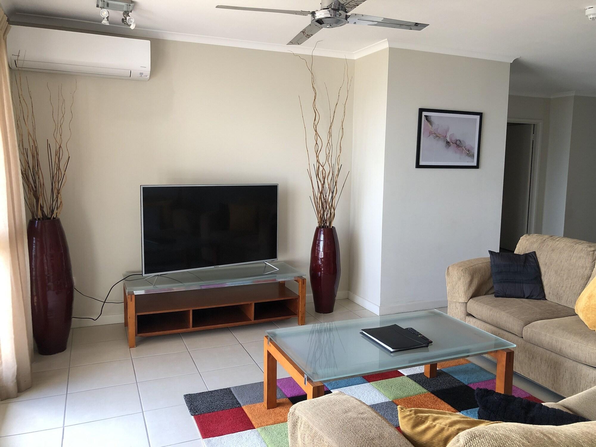 Coral Towers Holiday Suites Cairns Exteriör bild