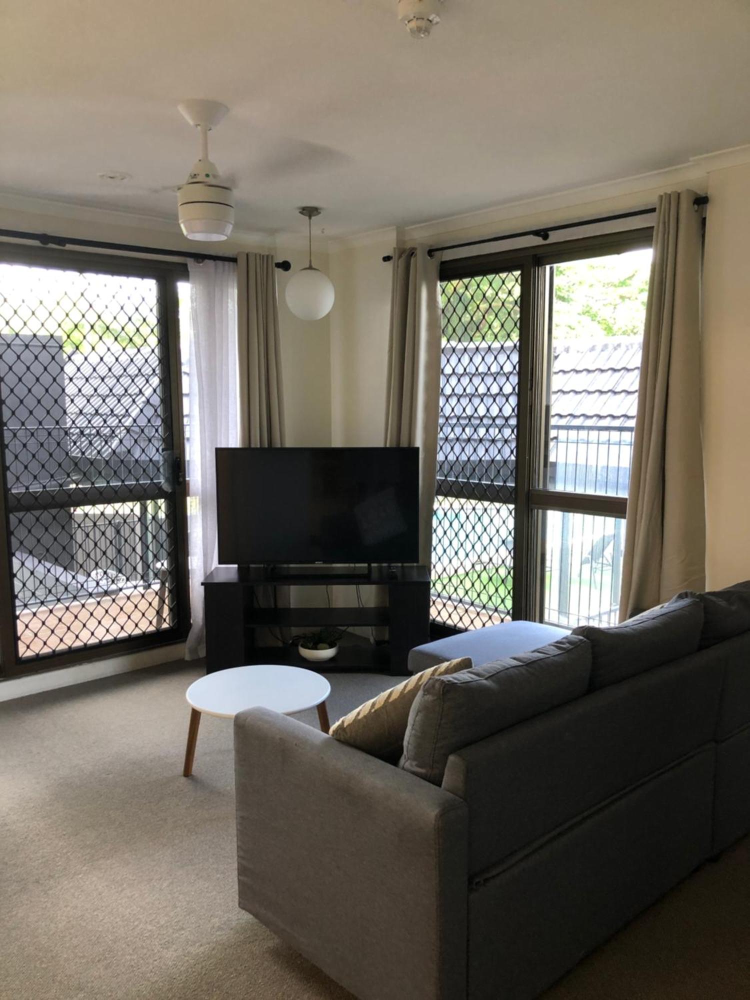 Coral Towers Holiday Suites Cairns Exteriör bild