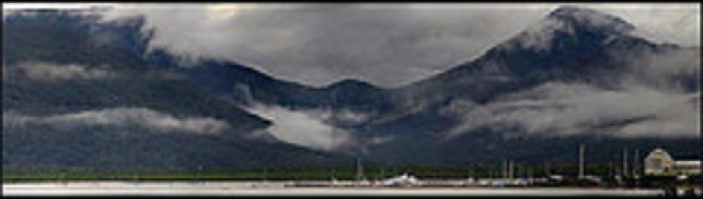 Coral Towers Holiday Suites Cairns Exteriör bild